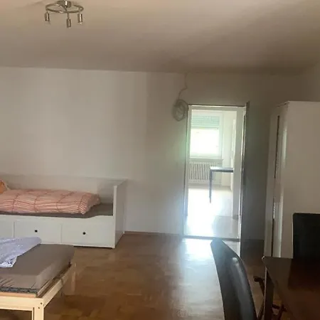 Svetlana1 בית הארחה Oberschleißheim